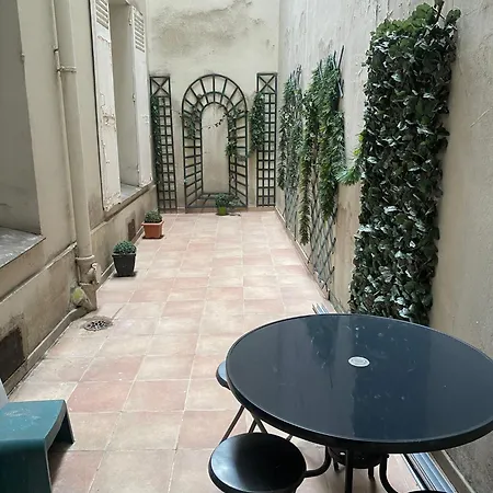2 Bedroom With Spacious Terrace Minutes From Champs Elysées Appartamento *